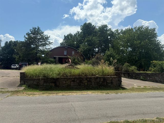 912 W Cedar Street, Stilwell, OK 74960