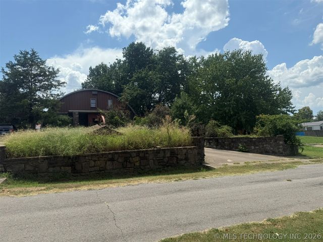 912 W Cedar Street, Stilwell, OK 74960