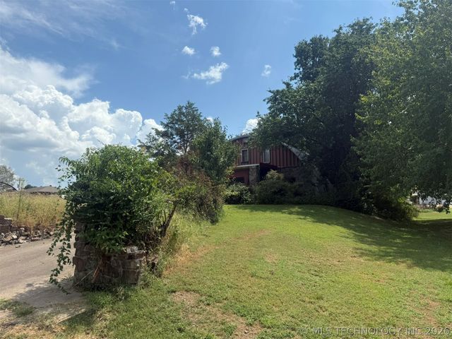 912 W Cedar Street, Stilwell, OK 74960