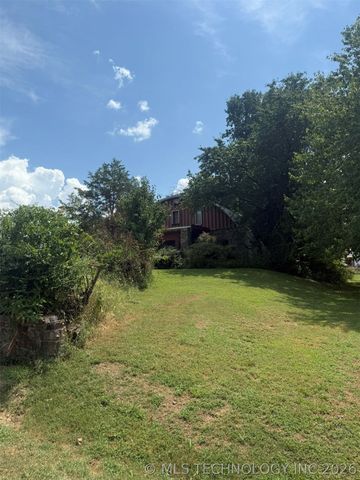 912 W Cedar Street, Stilwell, OK 74960