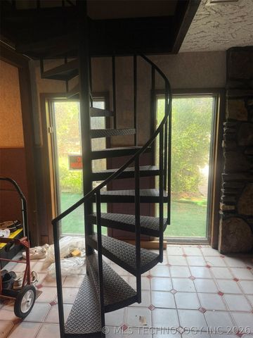 912 W Cedar Street, Stilwell, OK 74960