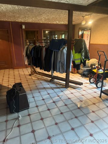 912 W Cedar Street, Stilwell, OK 74960