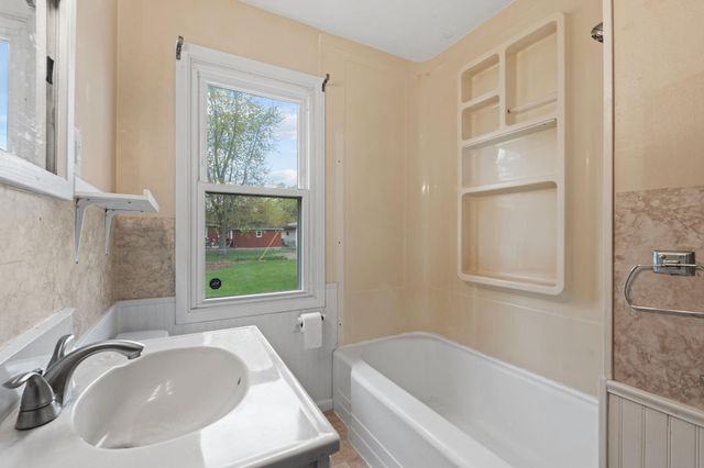 5237 Jersey Avenue N, Crystal, MN 55428