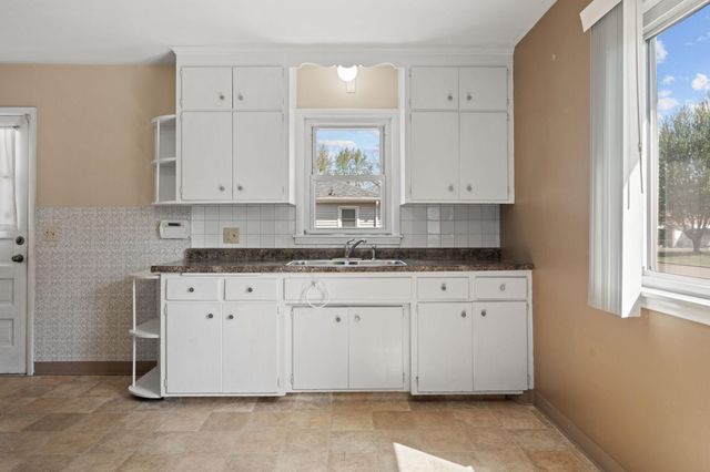 5237 Jersey Avenue N, Crystal, MN 55428