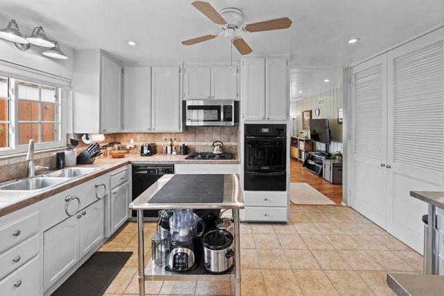 8129 Brock Ct, Lemon Grove, CA 91945