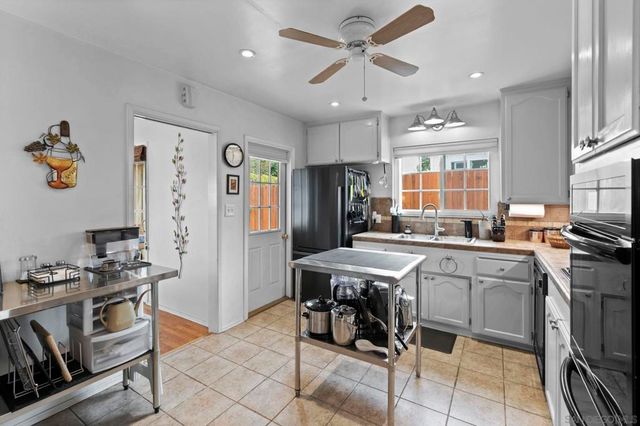 8129 Brock Ct, Lemon Grove, CA 91945