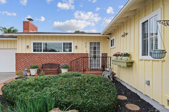 8129 Brock Ct, Lemon Grove, CA 91945