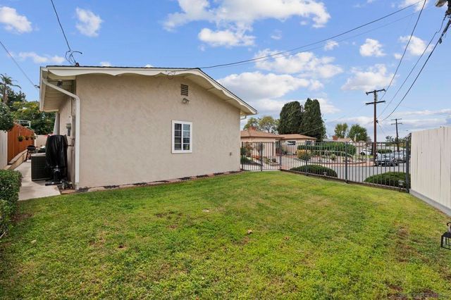 8129 Brock Ct, Lemon Grove, CA 91945