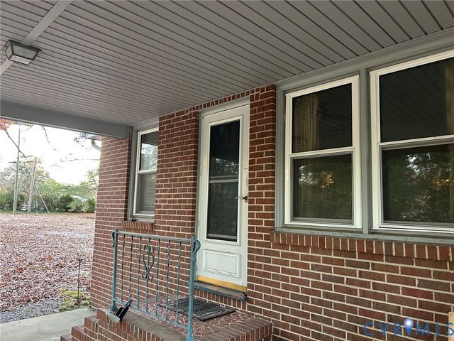 18722 Carson Rd, Dinwiddie, VA 23841