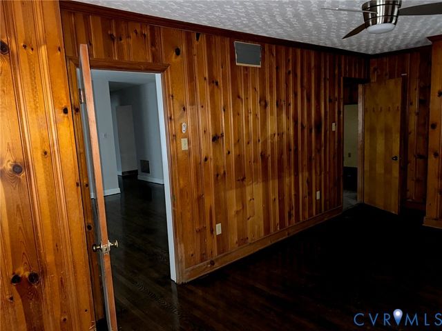 18722 Carson Rd, Dinwiddie, VA 23841