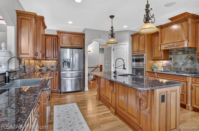 10709 Stoney Point Drive, South Lyon, MI 48178