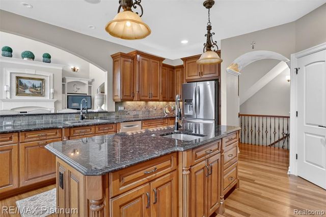 10709 Stoney Point Drive, South Lyon, MI 48178