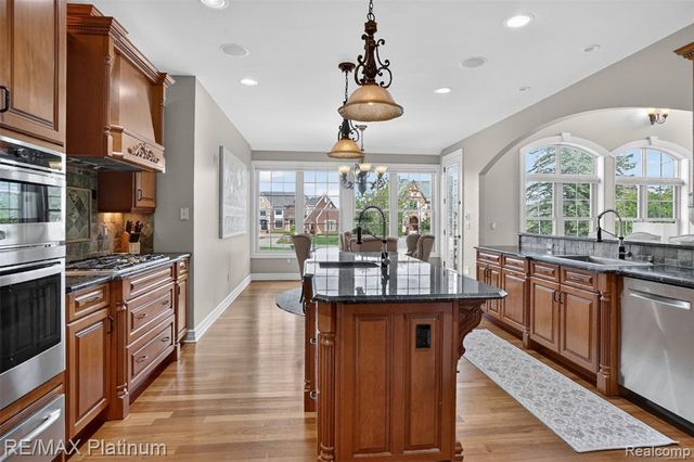 10709 Stoney Point Drive, South Lyon, MI 48178