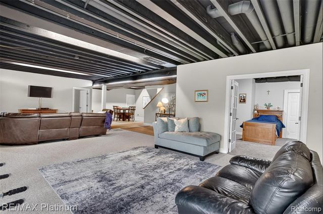 10709 Stoney Point Drive, South Lyon, MI 48178