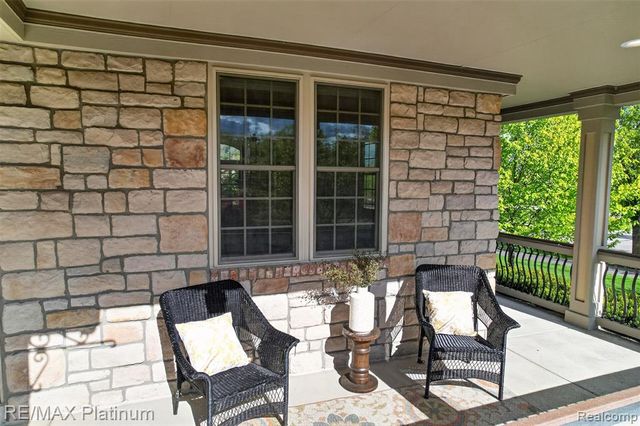 10709 Stoney Point Drive, South Lyon, MI 48178