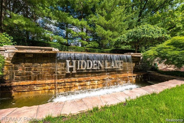 10709 Stoney Point Drive, South Lyon, MI 48178