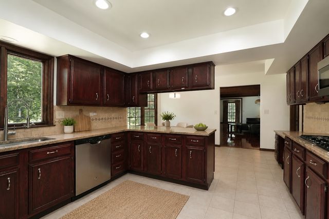 1650 Clendenin Lane, Riverwoods, IL 60015