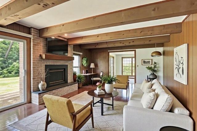 1650 Clendenin Lane, Riverwoods, IL 60015