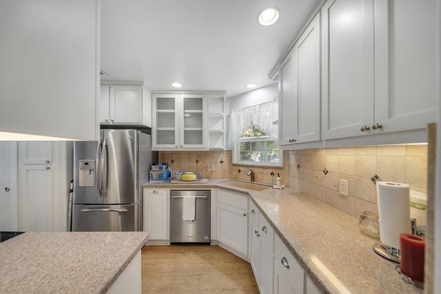 905 Roble Ave, Modesto, CA 95354