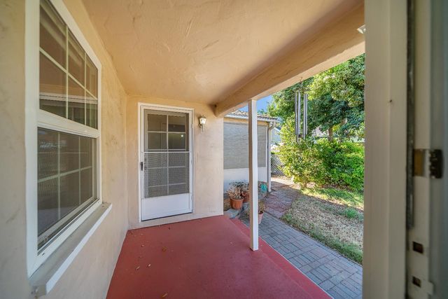 905 Roble Ave, Modesto, CA 95354