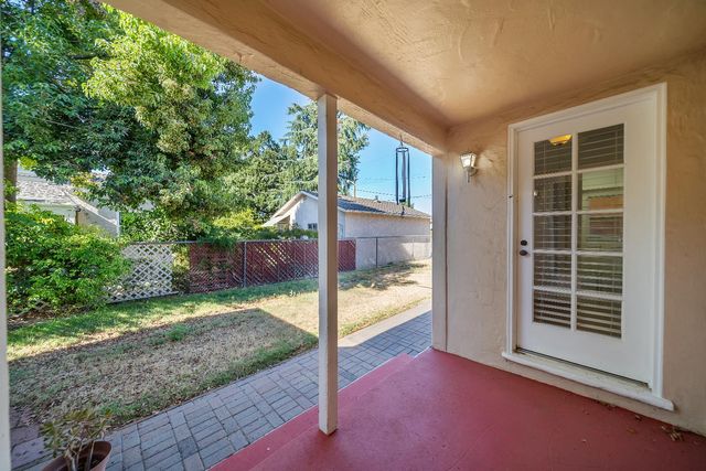 905 Roble Ave, Modesto, CA 95354