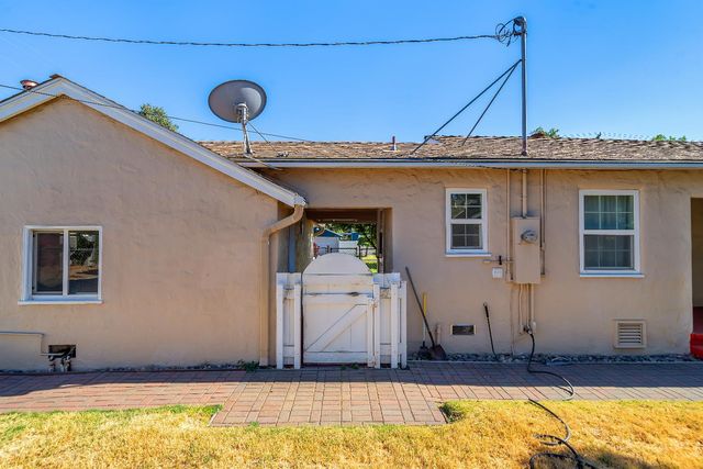905 Roble Ave, Modesto, CA 95354