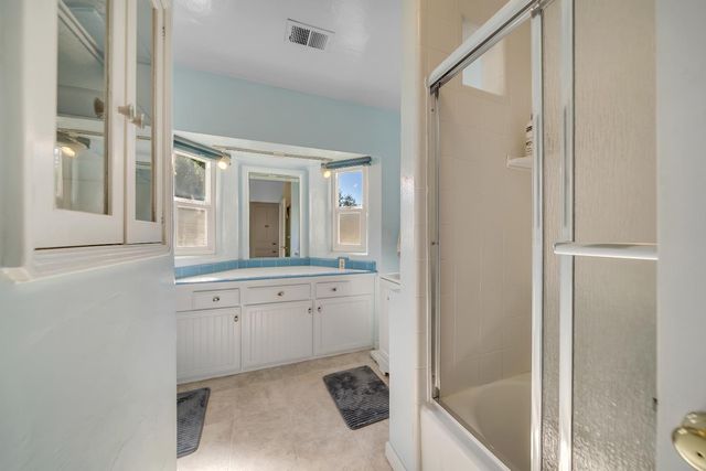 905 Roble Ave, Modesto, CA 95354