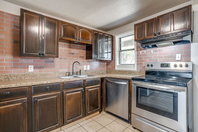 913 Jameson Street, Weatherford, TX 76086