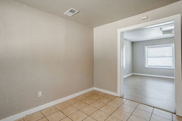 913 Jameson Street, Weatherford, TX 76086