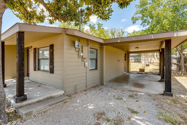 913 Jameson Street, Weatherford, TX 76086