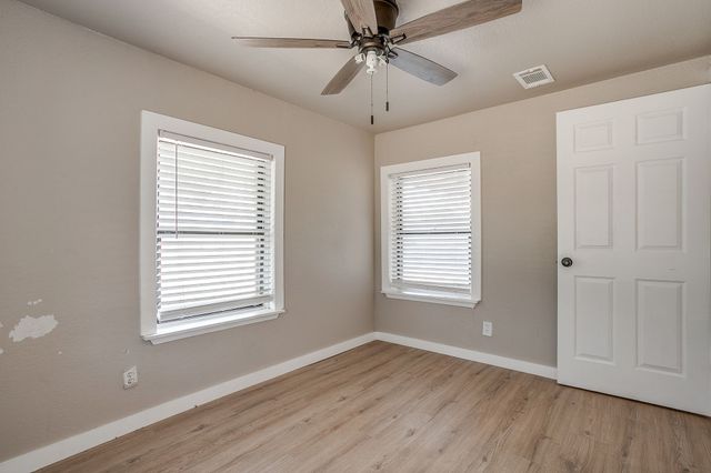 913 Jameson Street, Weatherford, TX 76086