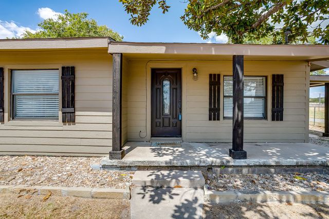 913 Jameson Street, Weatherford, TX 76086