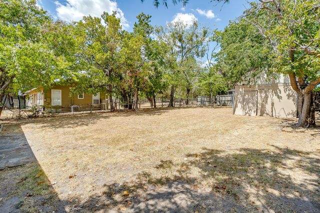 913 Jameson Street, Weatherford, TX 76086