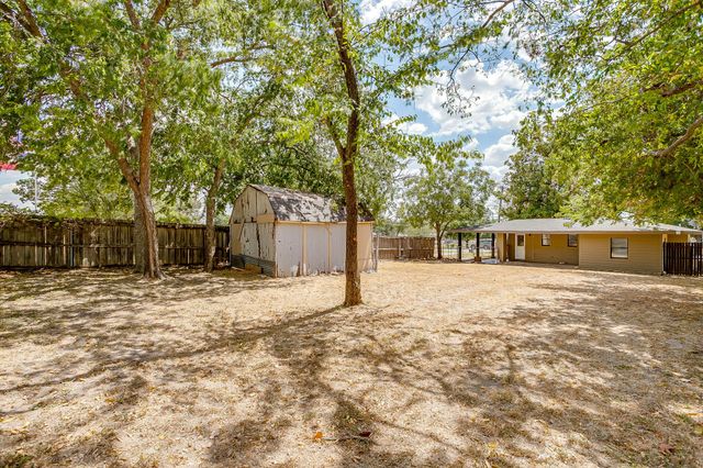 913 Jameson Street, Weatherford, TX 76086