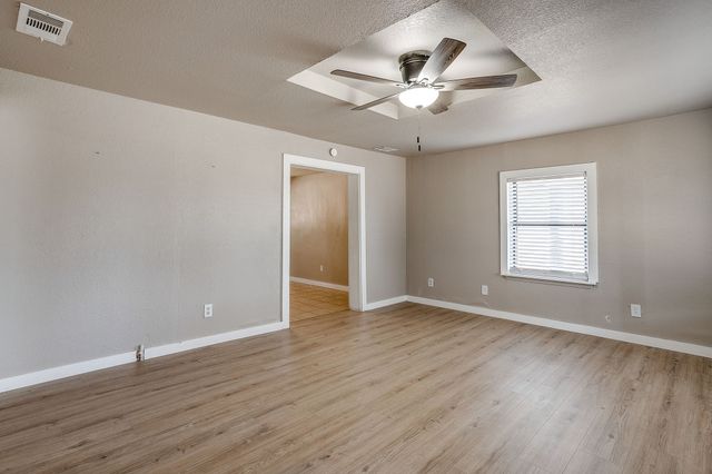 913 Jameson Street, Weatherford, TX 76086