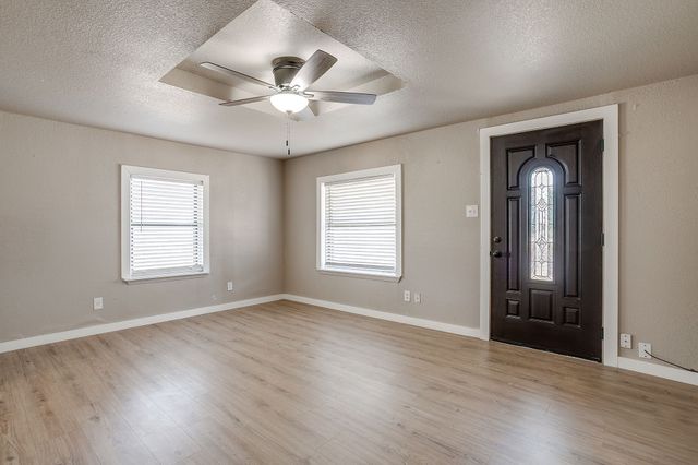 913 Jameson Street, Weatherford, TX 76086