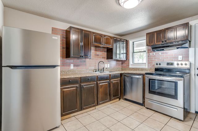 913 Jameson Street, Weatherford, TX 76086