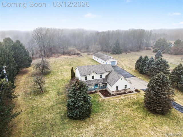 453 N Hughes Road, Oceola Township, MI 48843