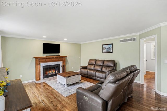 453 N Hughes Road, Oceola Township, MI 48843