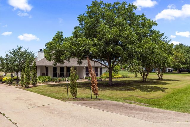 545 Mustang Court, Lavon, TX 75166