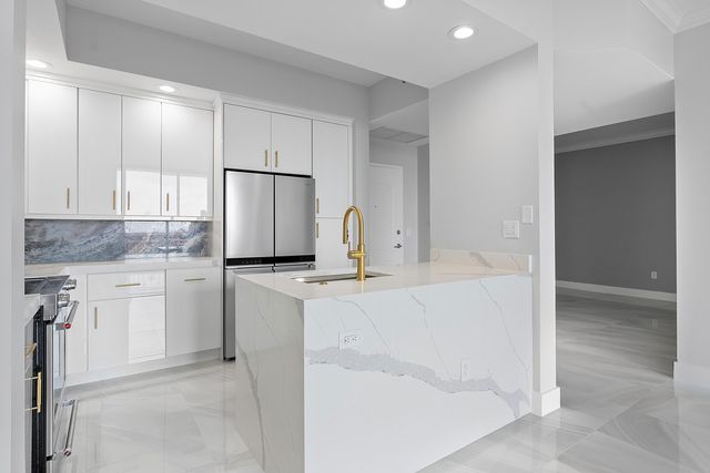 801 S Olive Avenue 702, West Palm Beach, FL 33401