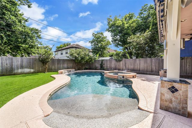 4911 Imperial Street, Bellaire, TX 77401