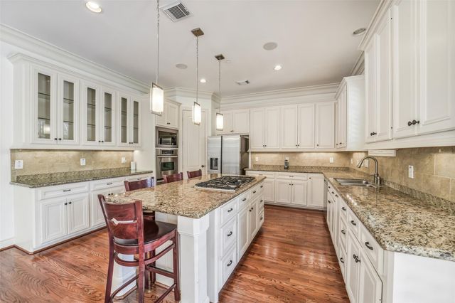 4911 Imperial Street, Bellaire, TX 77401