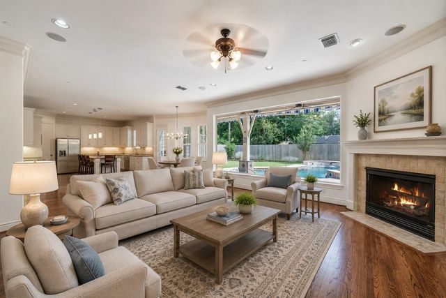 4911 Imperial Street, Bellaire, TX 77401