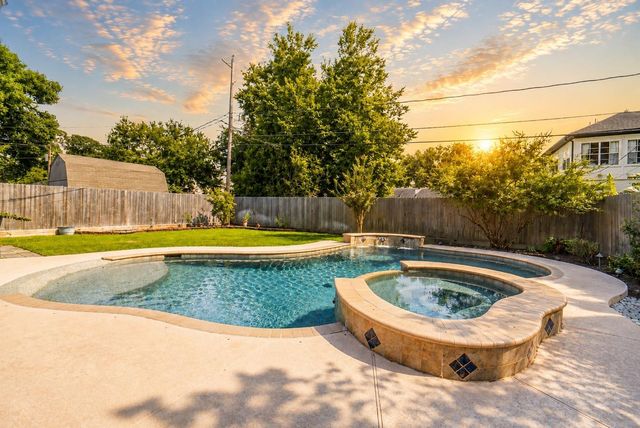 4911 Imperial Street, Bellaire, TX 77401