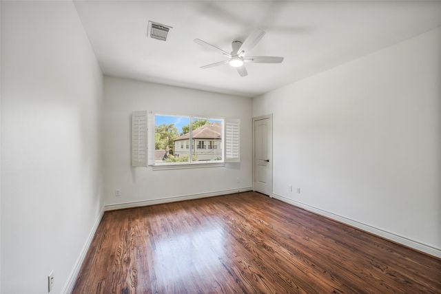 4911 Imperial Street, Bellaire, TX 77401