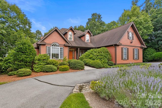 100 Crestgrove Drive, Flat Rock, NC 28731