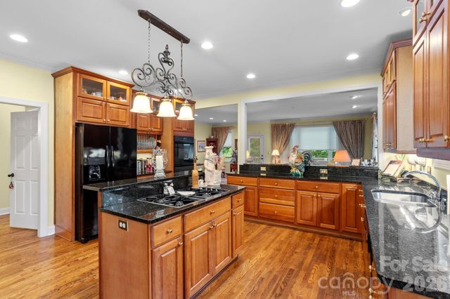 100 Crestgrove Drive, Flat Rock, NC 28731