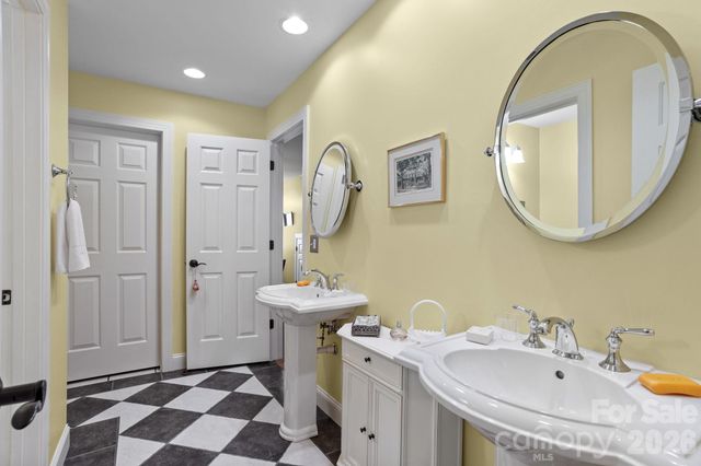 100 Crestgrove Drive, Flat Rock, NC 28731