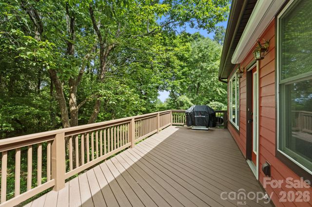100 Crestgrove Drive, Flat Rock, NC 28731